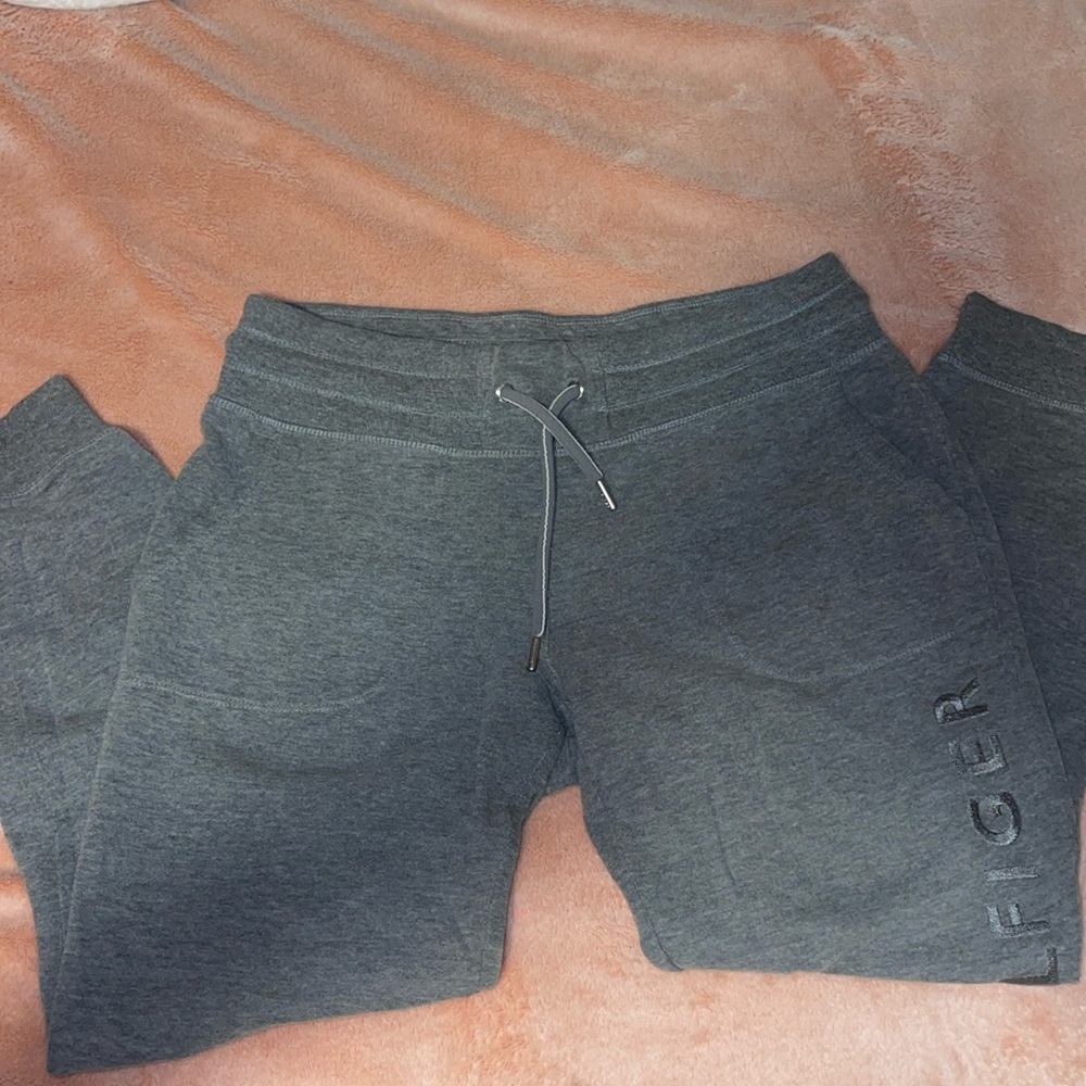 Tommy Hilfiger Gray sweatpants size: Small